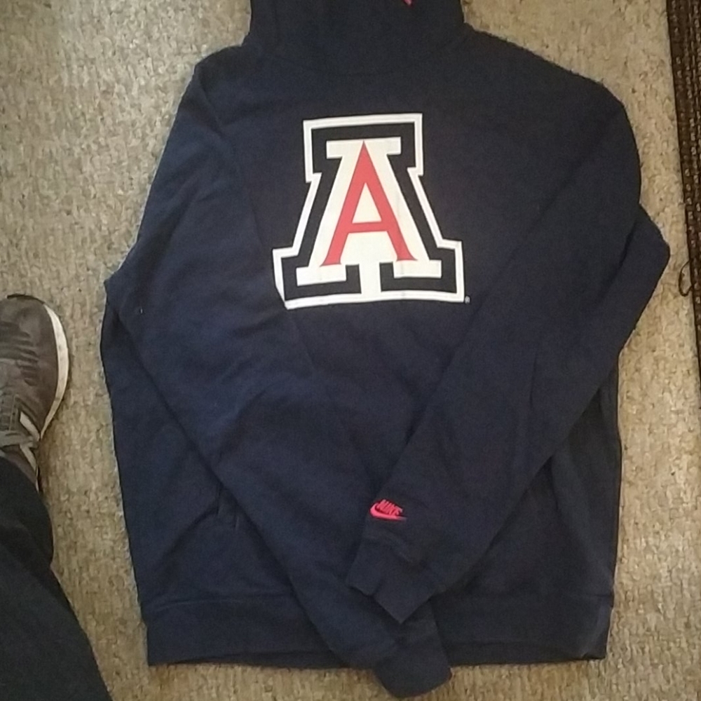 Nike Women's Large Pullover Arizona Xtra Long Hood